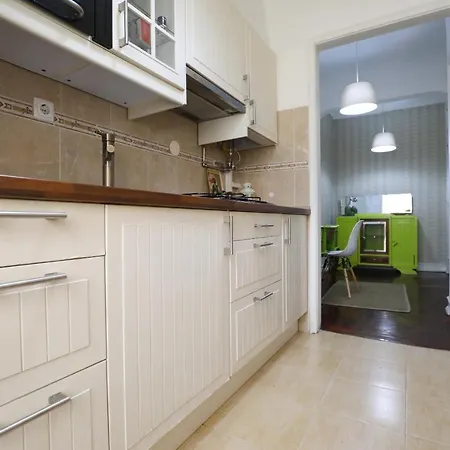 Cool Flat With Big Patio In Center * 리스본